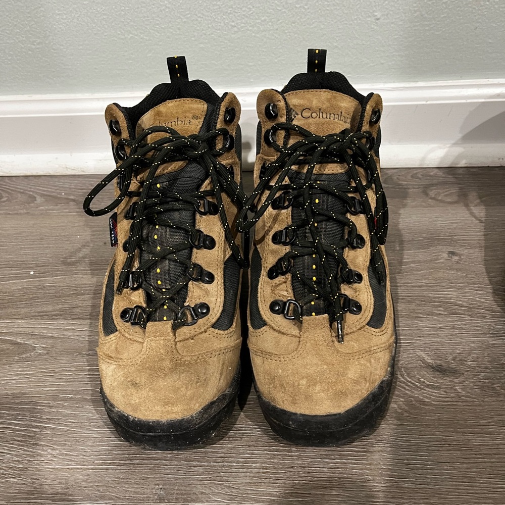 Columbia women’s hiking boots